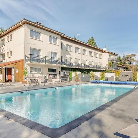 Logis Hotel Maison Carree Restaurant O Carre Dart Mereville  Bagian luar foto