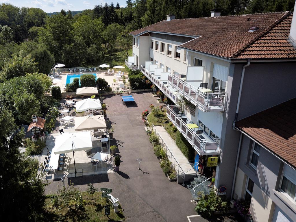 Logis Hotel Maison Carree Restaurant O Carre Dart Mereville  Bagian luar foto